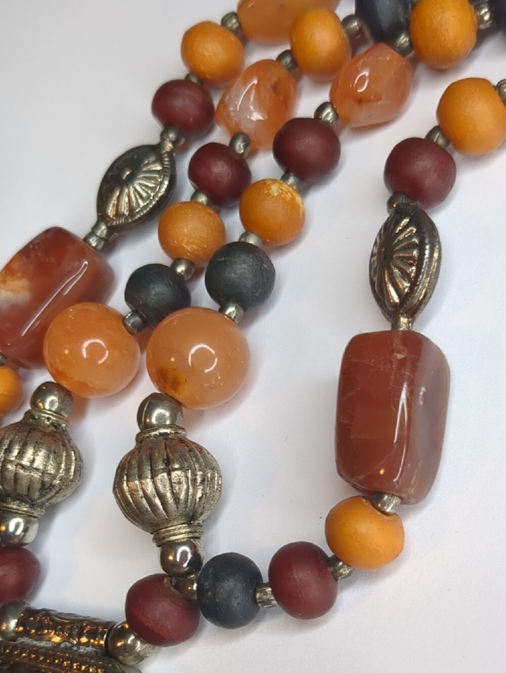 Vintage Tibetan Medallion Necklace Orange & Wood Beaded Gau Box - Picture 8 of 11
